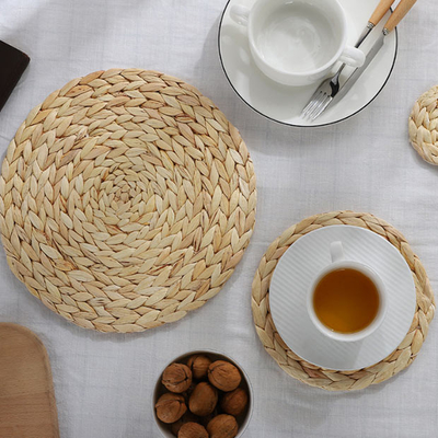 編みこみの藤によって編まれるPlacemats 25cmのあたりのホテイアオイ