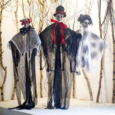 祝祭の木のための掛かる布のハロウィンの装飾の幻影