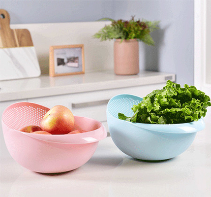 クリーニングの野菜のためのColandersを流出させるハンドルの台所が付いているプラスチック米のこし器ボール