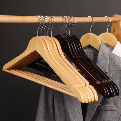 Ecoの衣服のための大きさの友好的な木のハンガーは非入れる