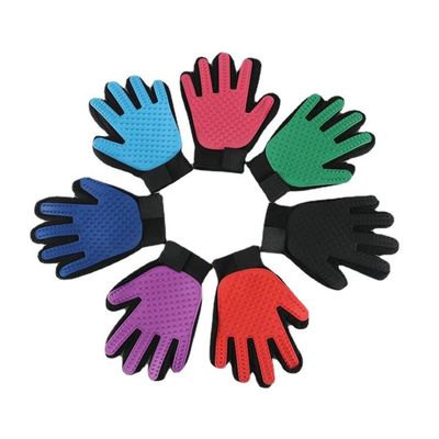 ペット マッサージDesheddingのためのシリコーン猫犬の手入れをする手袋