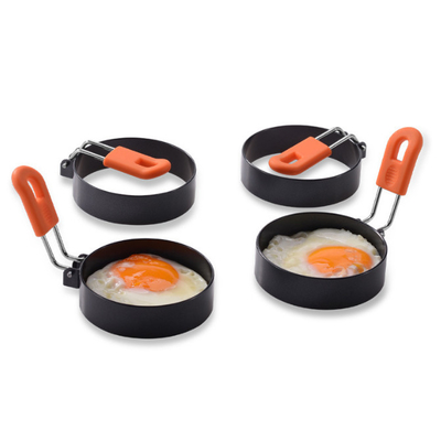 反ステンレス鋼の家庭用品2.95Inchを卵焼きリング型をオイルのブラシが付いている4パック沸騰させなさい