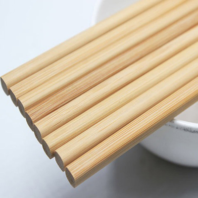 再使用可能で自然なタケ箸はレストランの調理のためにかさ張る