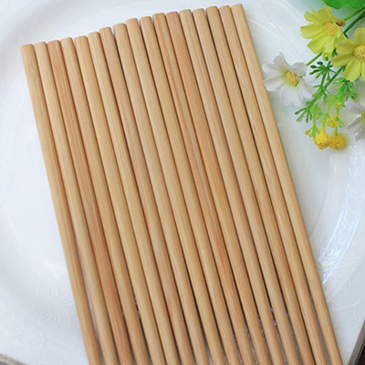 再使用可能で自然なタケ箸はレストランの調理のためにかさ張る