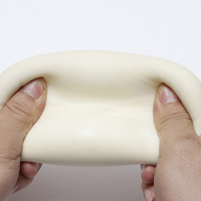 ゆで団子の圧力の球の落着きのなさのおもちゃを絞る蒸気を発した詰められたパン